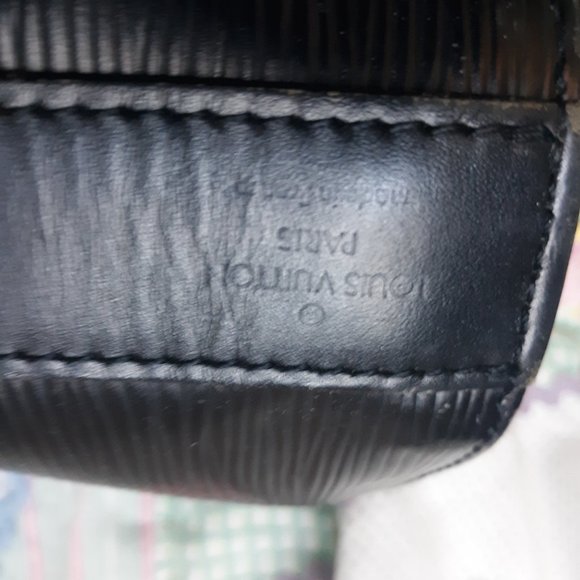 Authentic Louis Vuitton Black Epi Bag - Picture 12 of 12